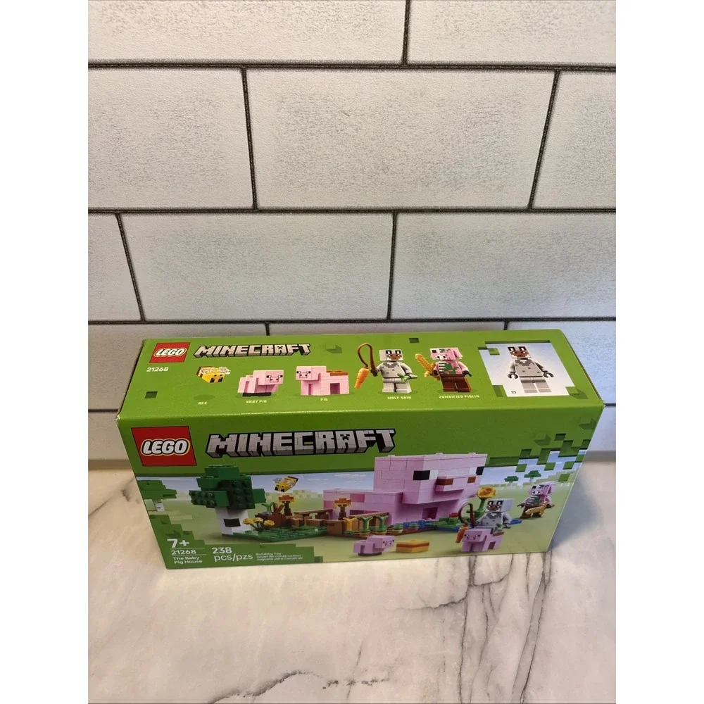 LEGO Minecraft The Baby Pig House Toy Figures and Playset - Building NEW